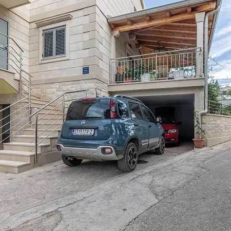 Family-friendly With Swimming Pool Sutivan, Brac - 15665 Sutivan