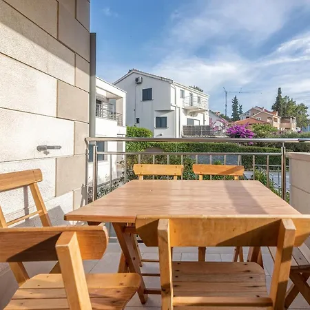 Family-friendly With Swimming Pool Sutivan, Brac - 15665 * Sutivan