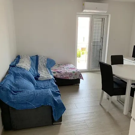 Appartement Family-friendly With Swimming Pool Sutivan, Brac - 15665 Sutivan