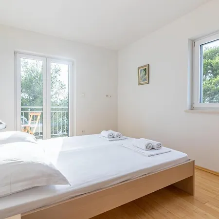 Appartement Family-friendly With Swimming Pool Sutivan, Brac - 15665