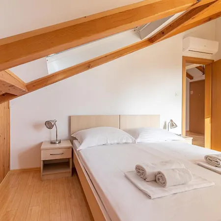 Family-friendly With Swimming Pool Sutivan, Brac - 15665 Appartement