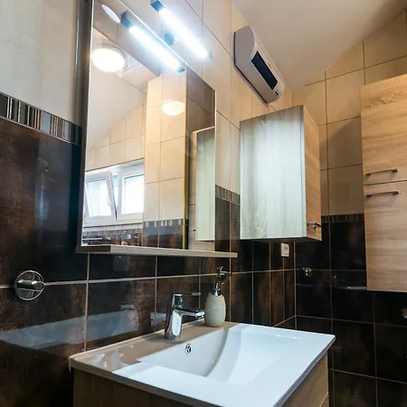 Appartement Family-friendly With Swimming Pool Sutivan, Brac - 15665 Sutivan