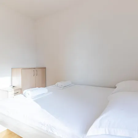 Family-friendly With Swimming Pool Sutivan, Brac - 15665 Appartement