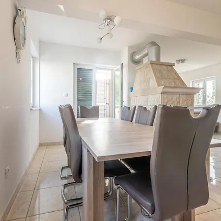 Appartement Family-friendly With Swimming Pool Sutivan, Brac - 15665