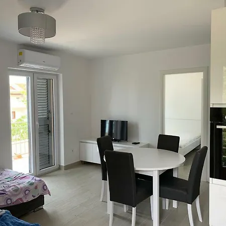 Appartement Family-friendly With Swimming Pool Sutivan, Brac - 15665 Sutivan
